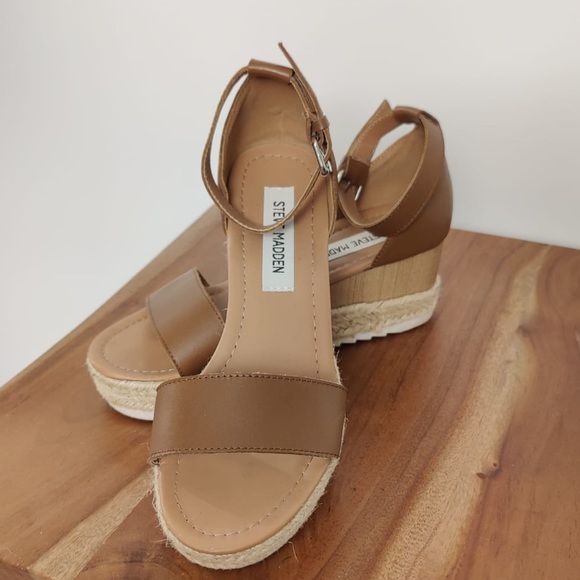 Steve Madden sandals - Picture 1 of 3